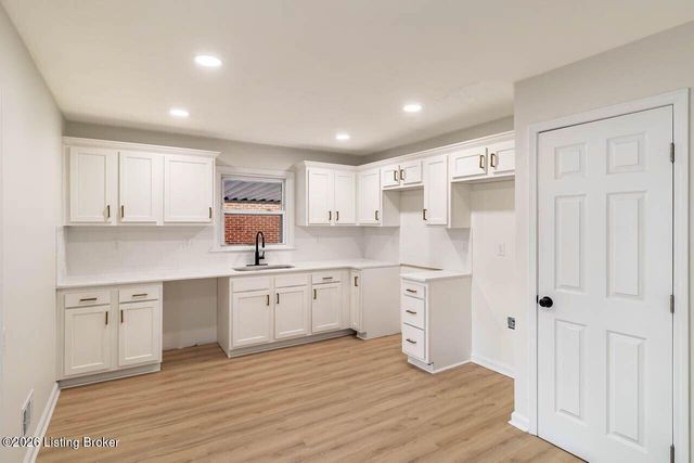 8607 Moody Rd, Louisville, KY 40219