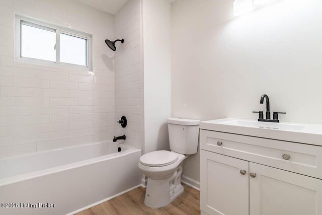 8607 Moody Rd, Louisville, KY 40219