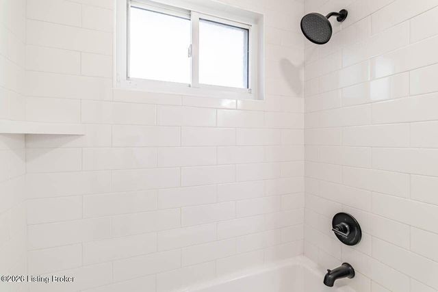 8607 Moody Rd, Louisville, KY 40219