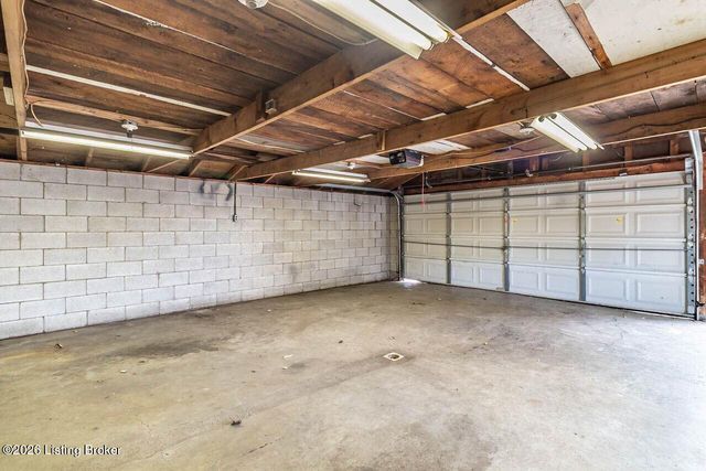 8607 Moody Rd, Louisville, KY 40219