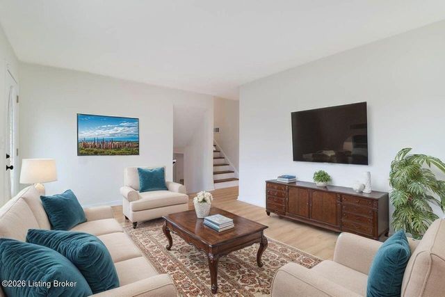 8607 Moody Rd, Louisville, KY 40219