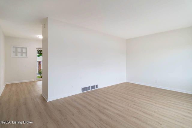 8607 Moody Rd, Louisville, KY 40219