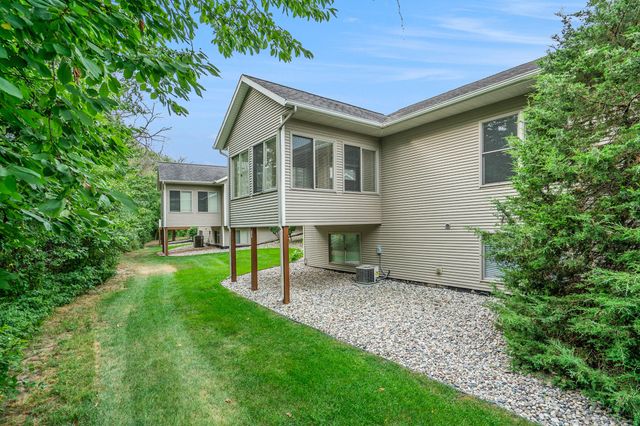 1092 Kensington Street NW, Grand Rapids, MI 49534