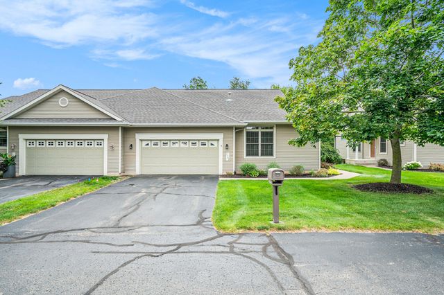 1092 Kensington Street NW, Grand Rapids, MI 49534