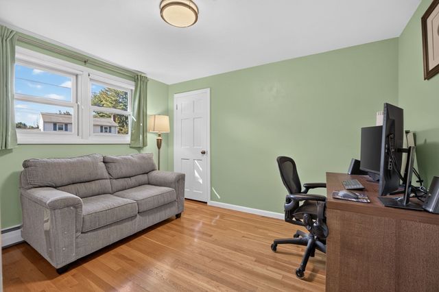 23 Birch Rd, Waltham, MA 02451