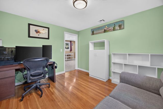 23 Birch Rd, Waltham, MA 02451