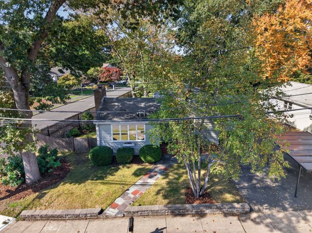 23 Birch Rd, Waltham, MA 02451