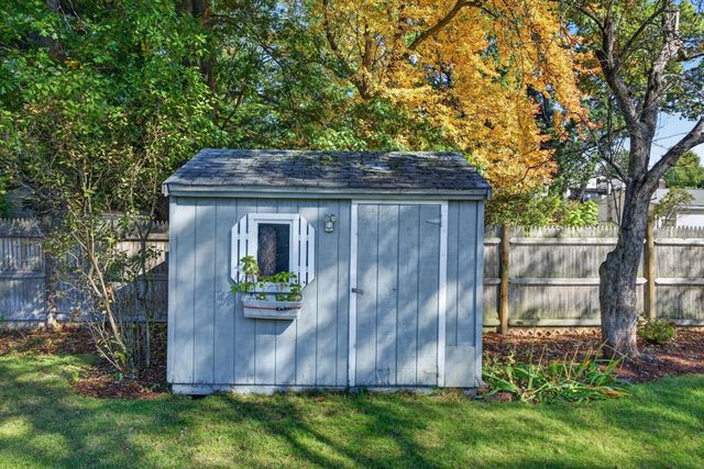 23 Birch Rd, Waltham, MA 02451
