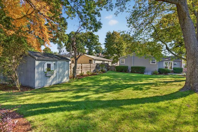 23 Birch Rd, Waltham, MA 02451