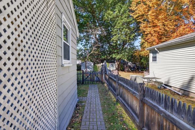 23 Birch Rd, Waltham, MA 02451