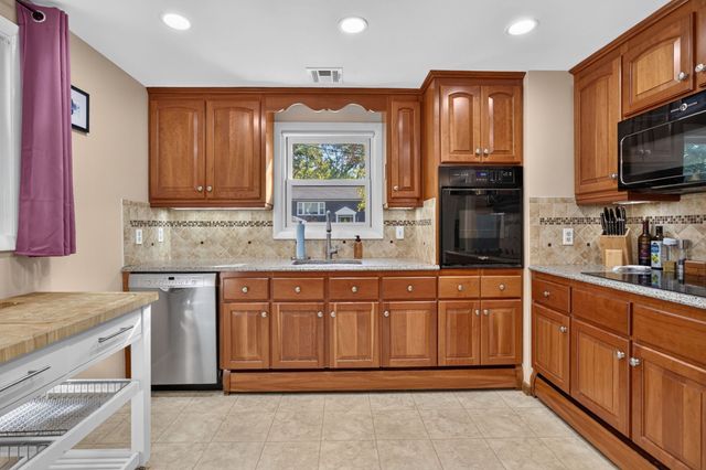 23 Birch Rd, Waltham, MA 02451