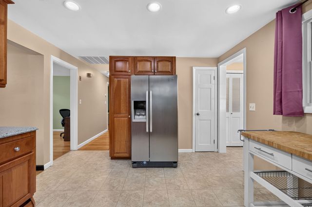 23 Birch Rd, Waltham, MA 02451