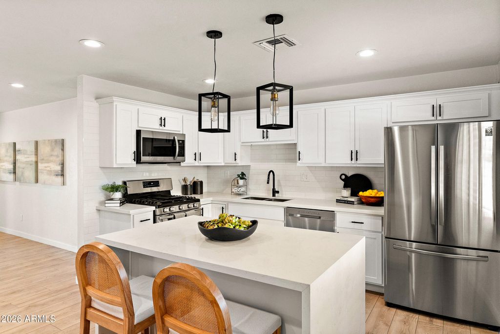 7308 E SHERIDAN Street, Scottsdale, AZ 85257 — photo 2
