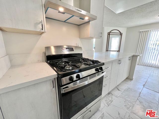 1426 S Orange Grove Avenue 6, Los Angeles, CA 90019