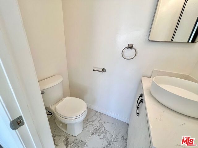 1426 S Orange Grove Avenue 6, Los Angeles, CA 90019