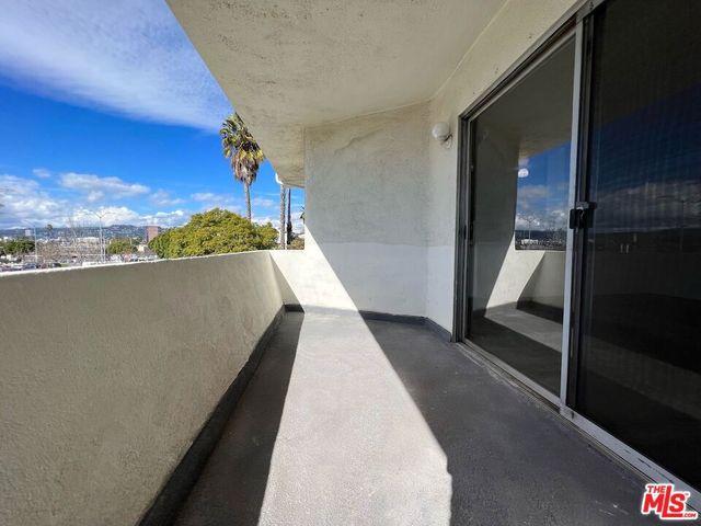 1426 S Orange Grove Avenue 6, Los Angeles, CA 90019