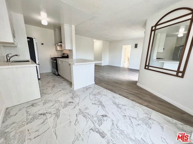 1426 S Orange Grove Avenue 6, Los Angeles, CA 90019