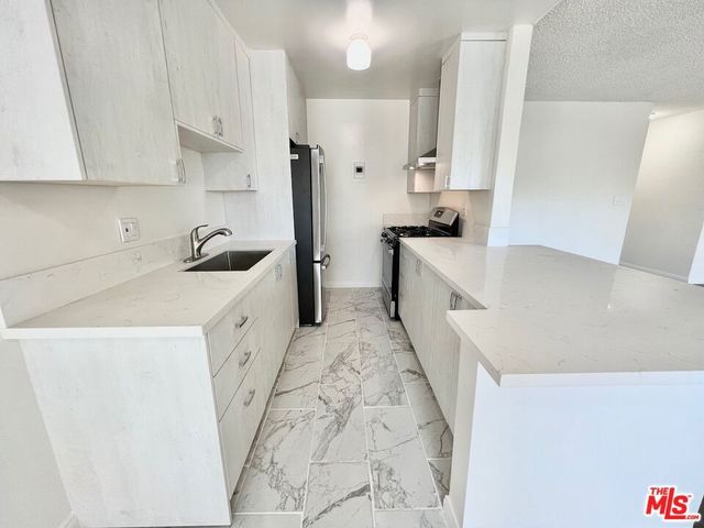 1426 S Orange Grove Avenue 6, Los Angeles, CA 90019