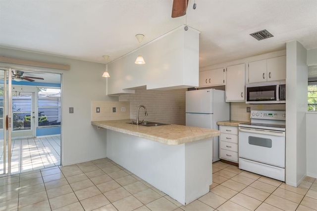 10137 OLEANDER DRIVE, Port Richey, FL 34668