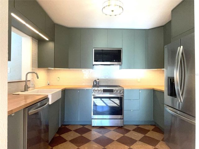 1155 53RD AVENUE N, St Petersburg, FL 33703