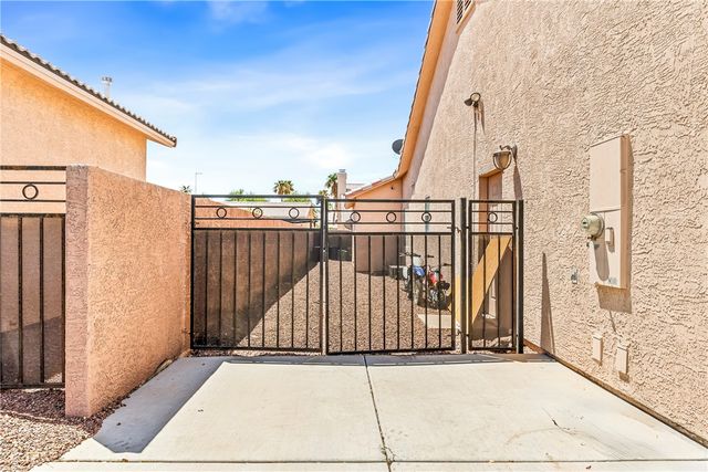 1894 E Emerald Lake Drive, Fort Mohave, AZ 86426