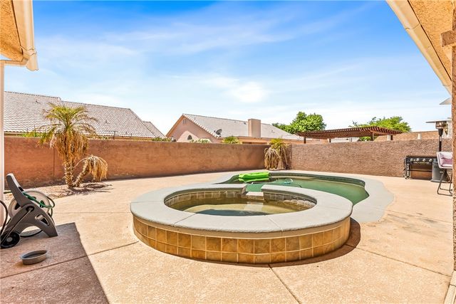 1894 E Emerald Lake Drive, Fort Mohave, AZ 86426