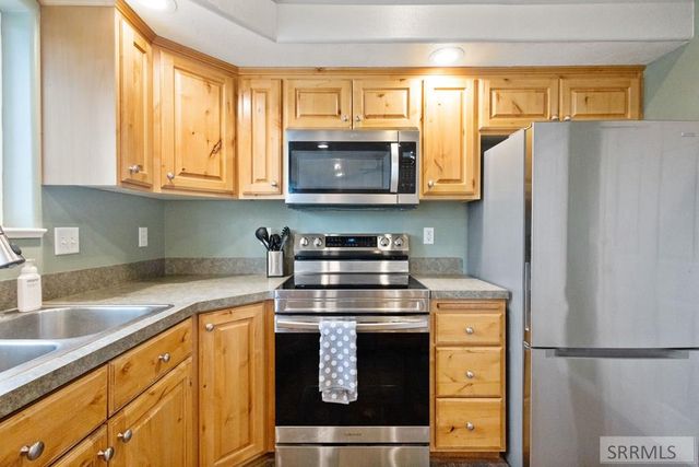 1170 S Jackson Drive, Ammon, ID 83406