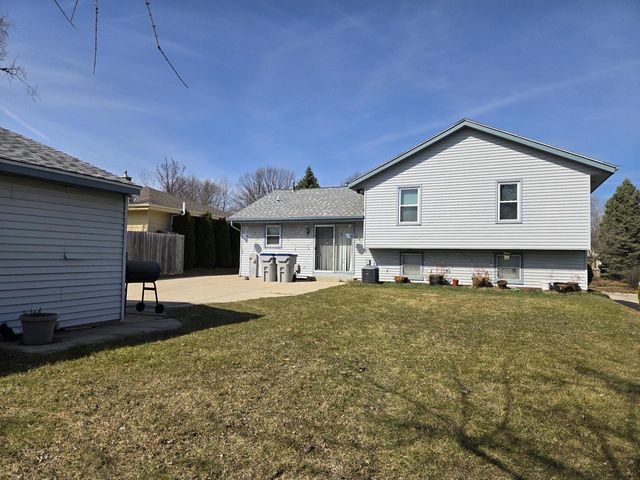 9325 W Darnel AVENUE, Milwaukee, WI 53224