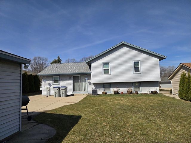 9325 W Darnel AVENUE, Milwaukee, WI 53224