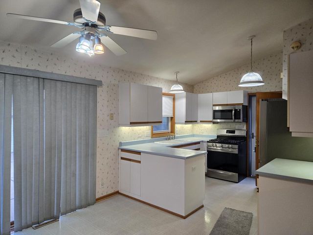 9325 W Darnel AVENUE, Milwaukee, WI 53224