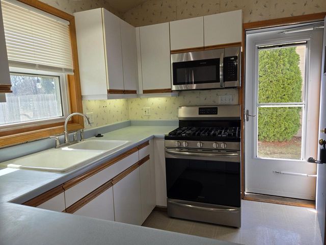 9325 W Darnel AVENUE, Milwaukee, WI 53224