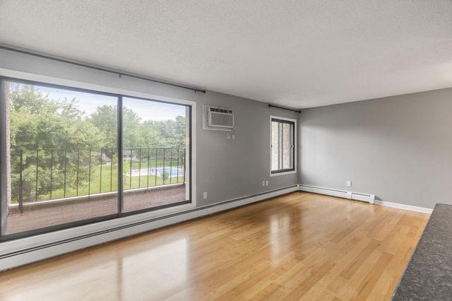 4110 Rahn Road 223, Eagan, MN 55122