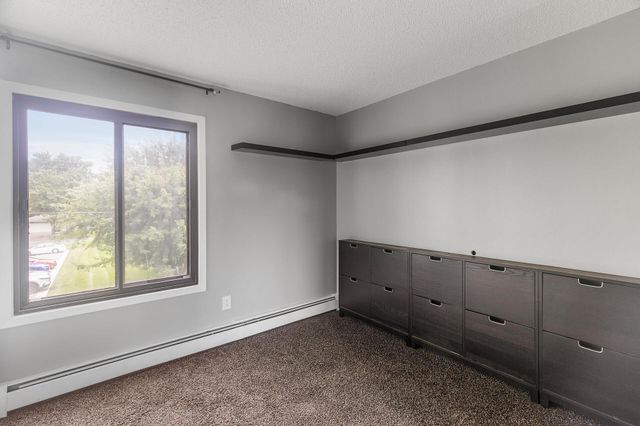 4110 Rahn Road 223, Eagan, MN 55122