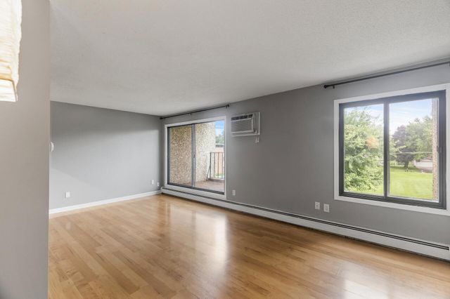 4110 Rahn Road 223, Eagan, MN 55122