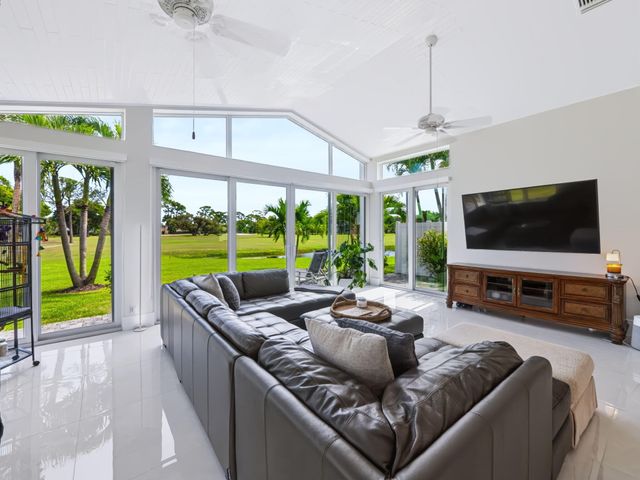 12920 Touchstone Place, Palm Beach Gardens, FL 33418