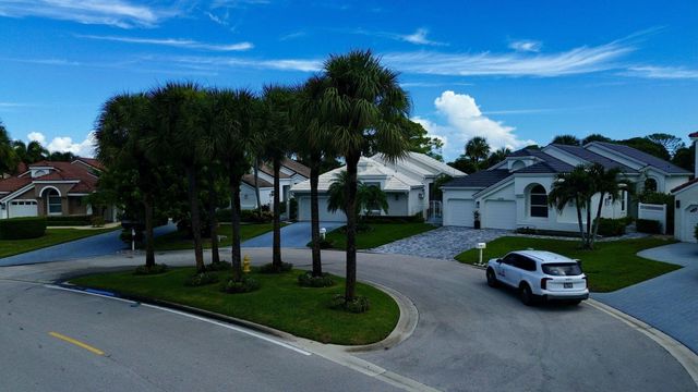 12920 Touchstone Place, Palm Beach Gardens, FL 33418