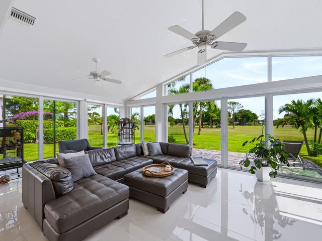 12920 Touchstone Place, Palm Beach Gardens, FL 33418