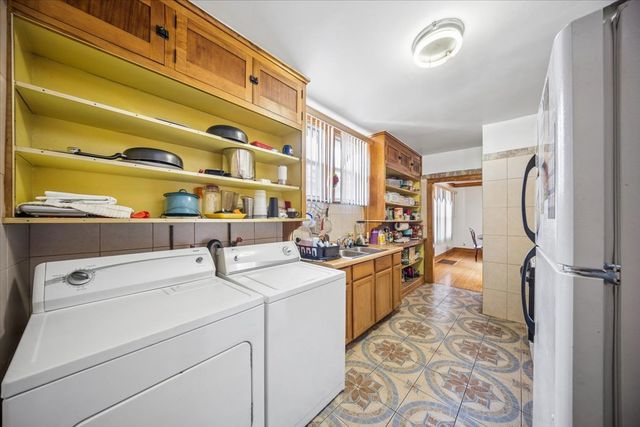 1637 S 10th Avenue, Maywood, IL 60153