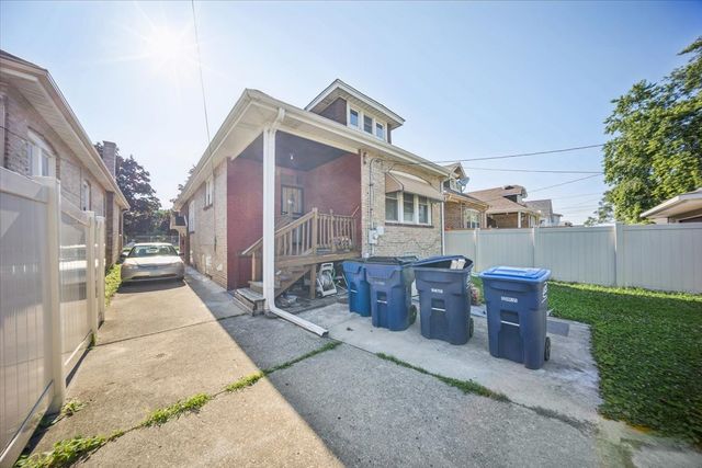 1637 S 10th Avenue, Maywood, IL 60153