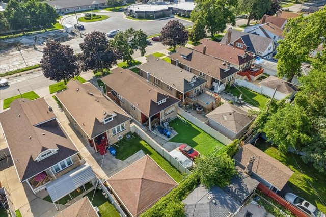 1637 S 10th Avenue, Maywood, IL 60153