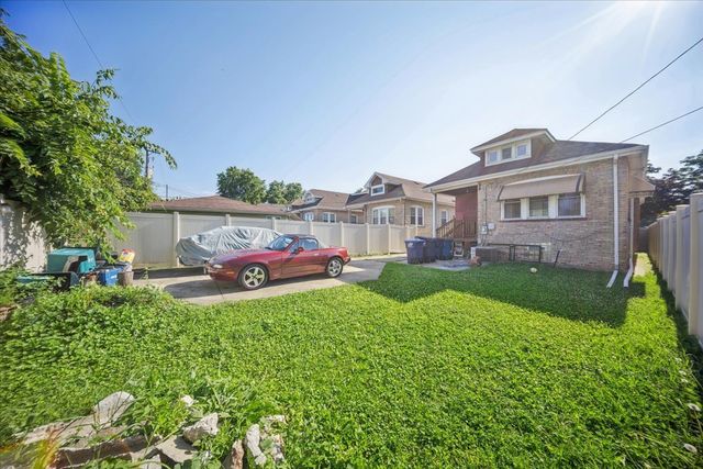 1637 S 10th Avenue, Maywood, IL 60153