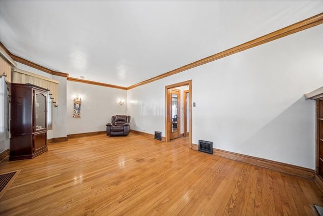 1637 S 10th Avenue, Maywood, IL 60153