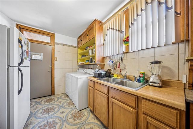 1637 S 10th Avenue, Maywood, IL 60153