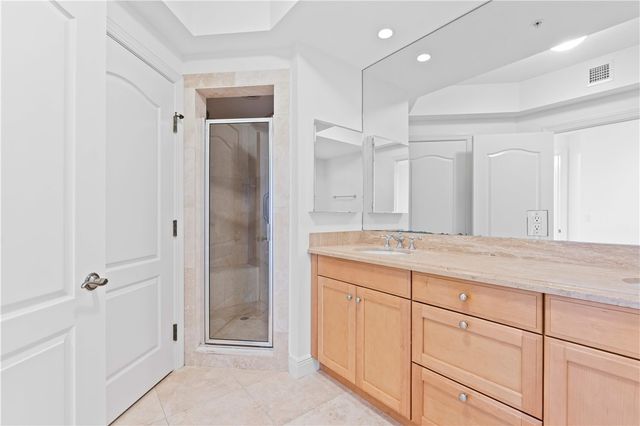 9025 Somerset Bay Lane 302, Vero Beach, FL 32963