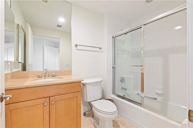 9025 Somerset Bay Lane 302, Vero Beach, FL 32963