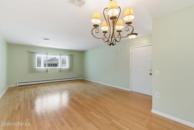 4 Ravenna Court, Toms River, NJ 08755