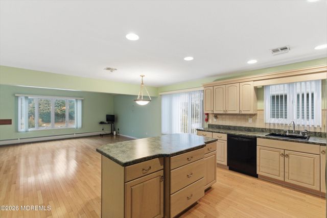 4 Ravenna Court, Toms River, NJ 08755