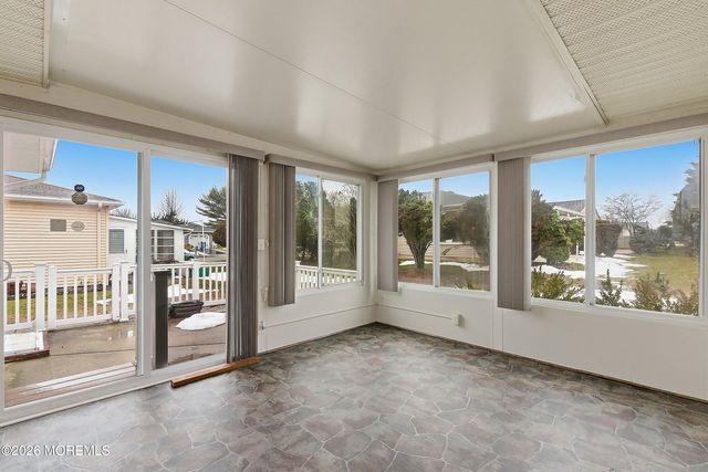 4 Ravenna Court, Toms River, NJ 08755