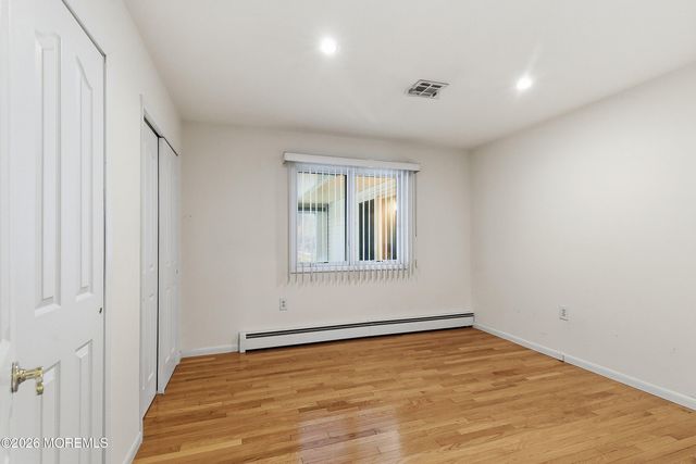 4 Ravenna Court, Toms River, NJ 08755