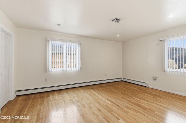 4 Ravenna Court, Toms River, NJ 08755